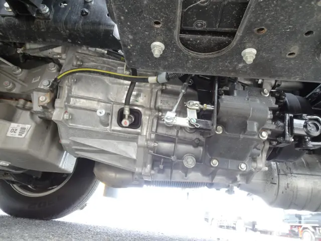 三菱 キャンター 2RG-FBA20(2WD)の写真17