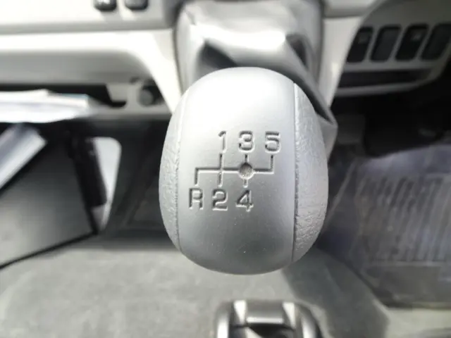 三菱 キャンター 2RG-FBA20(2WD)の写真24
