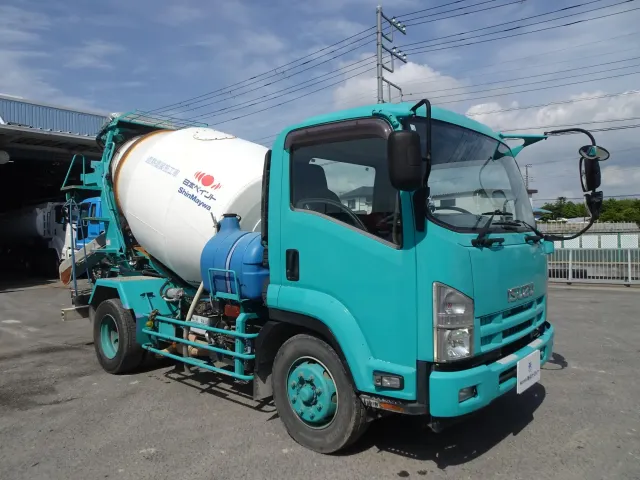 いすゞ フォワード LKG-FTR90S2(2WD)の写真3