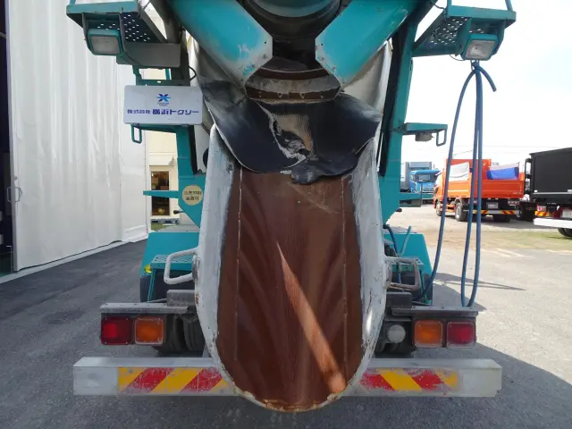 いすゞ フォワード LKG-FTR90S2(2WD)の写真13