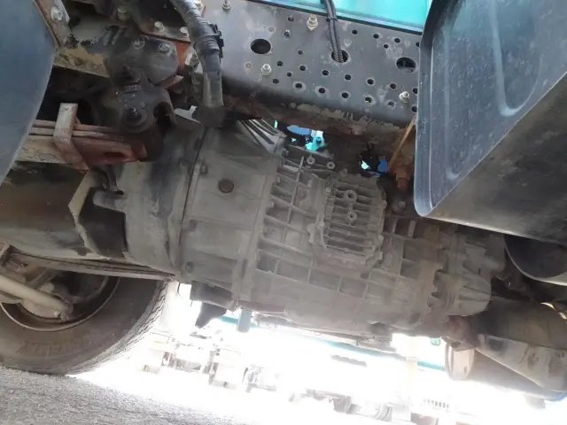 いすゞ フォワード LKG-FTR90S2(2WD)の写真17