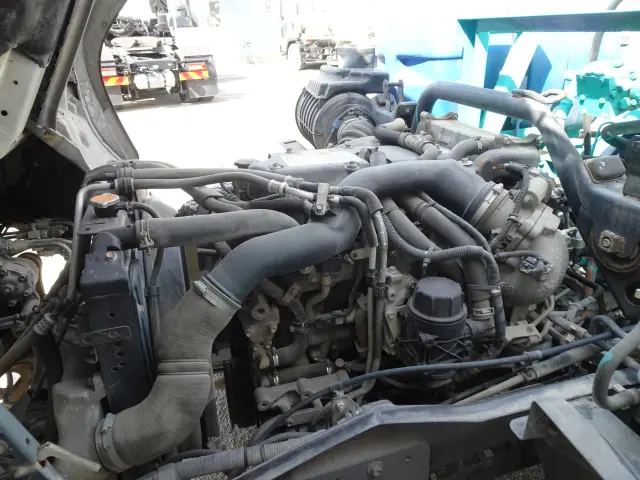 いすゞ フォワード LKG-FTR90S2(2WD)の写真19