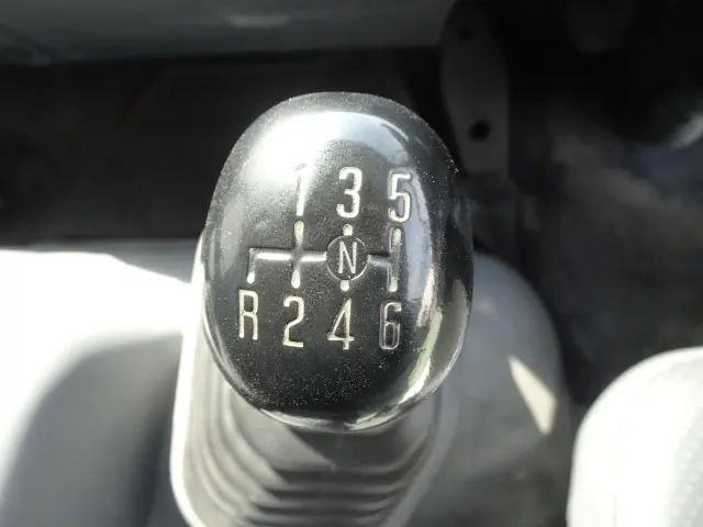 いすゞ フォワード LKG-FTR90S2(2WD)の写真25