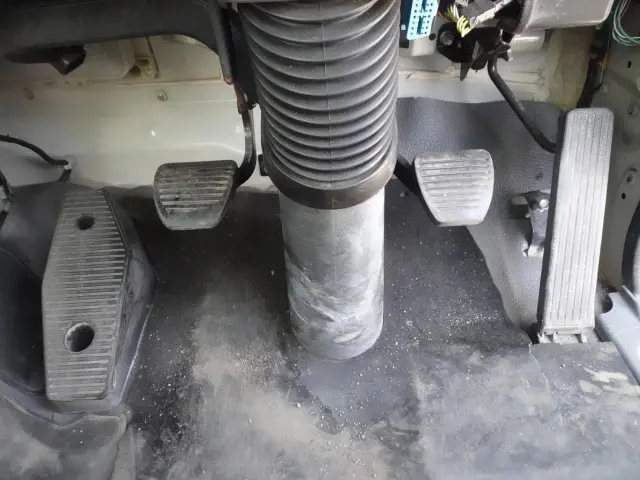 いすゞ フォワード LKG-FTR90S2(2WD)の写真26