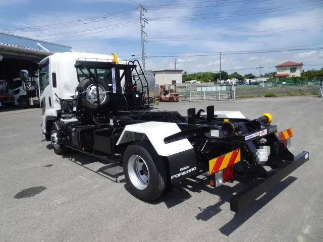 いすゞ フォワード 2RG-FRR90S4(2WD)の写真2