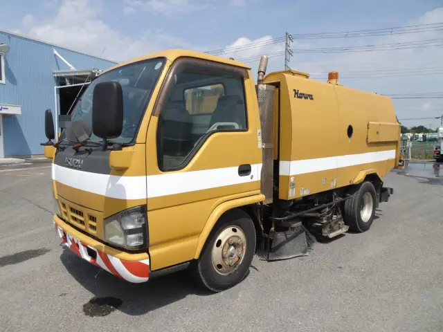 いすゞ エルフ PB-NKR81N(2WD)の写真1