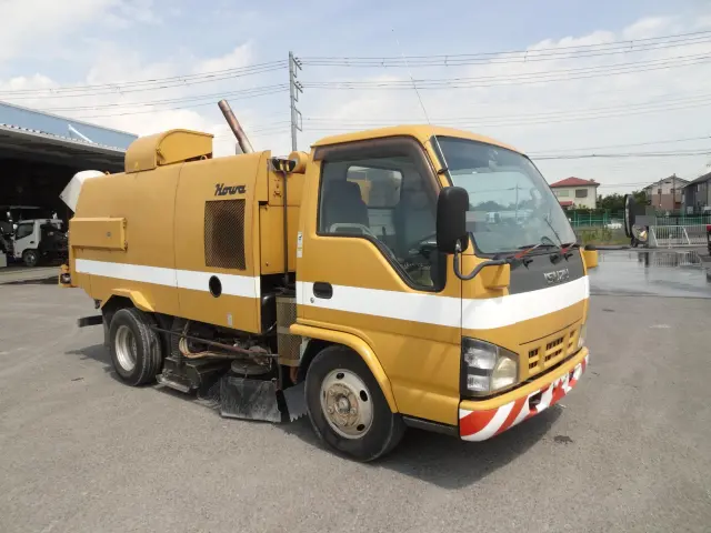 いすゞ エルフ PB-NKR81N(2WD)の写真3