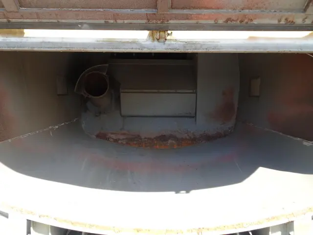 いすゞ エルフ PB-NKR81N(2WD)の写真10