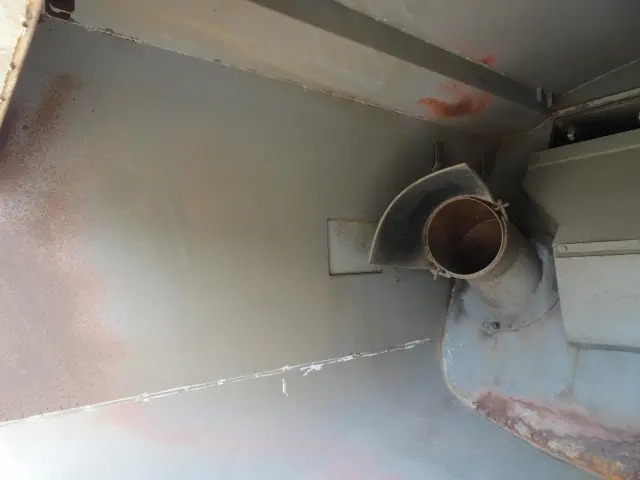 いすゞ エルフ PB-NKR81N(2WD)の写真12