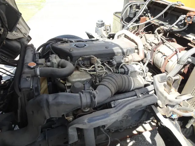 いすゞ エルフ PB-NKR81N(2WD)の写真21