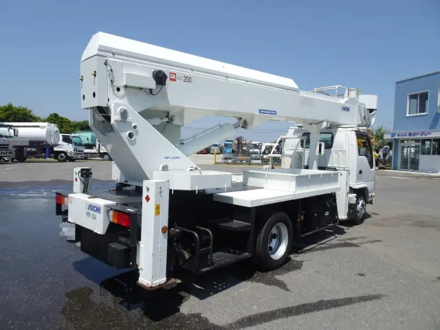 いすゞ エルフ TKG-NKR85YN(2WD)の写真4