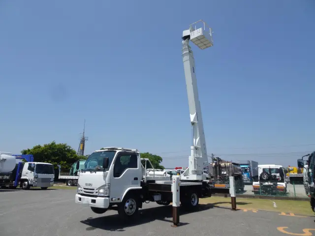 いすゞ エルフ TKG-NKR85YN(2WD)の写真5