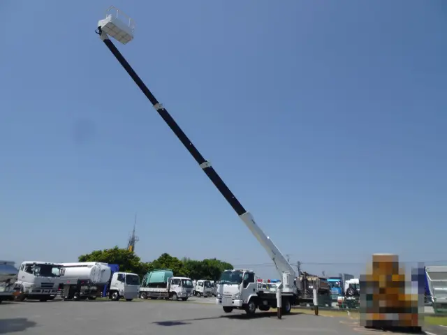 いすゞ エルフ TKG-NKR85YN(2WD)の写真6