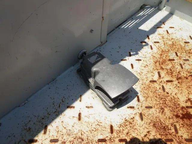 いすゞ エルフ TKG-NKR85YN(2WD)の写真14