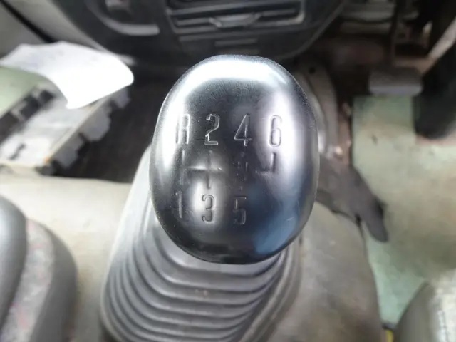 いすゞ フォワード KK-FRR35G4(2WD)の写真25