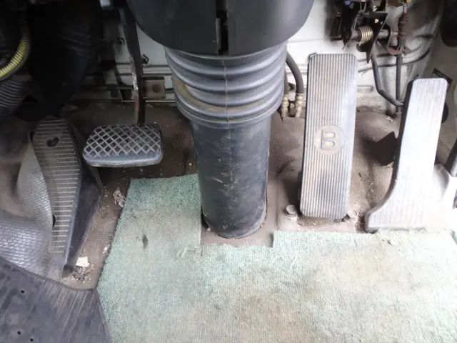 いすゞ フォワード KK-FRR35G4(2WD)の写真26