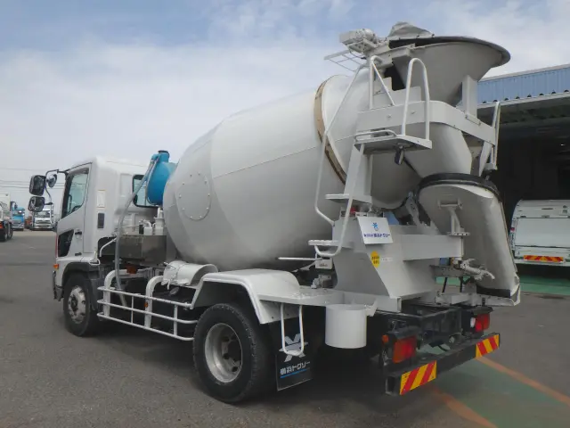 日野 レンジャー LKG-FJ7JDAA(2WD)の写真2