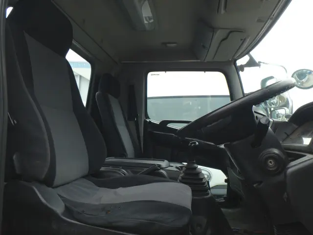 日野 レンジャー LKG-FJ7JDAA(2WD)の写真19