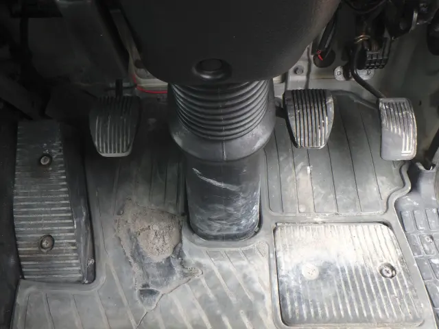 日野 レンジャー LKG-FJ7JDAA(2WD)の写真24