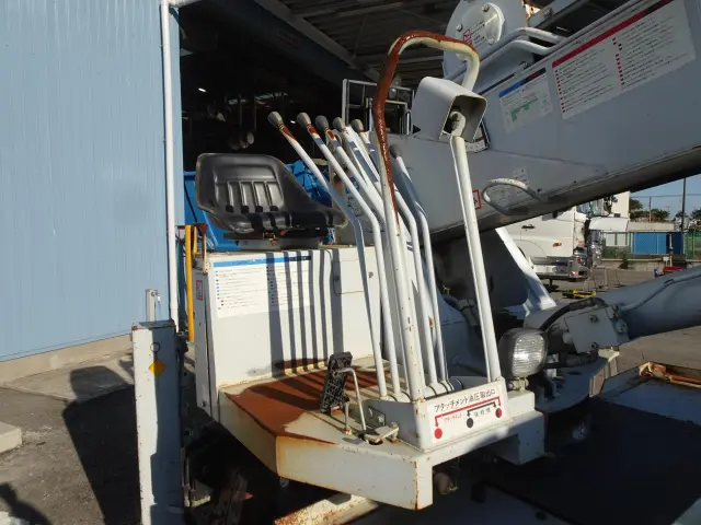 いすゞ エルフ TPG-NKR85N(2WD)の写真8