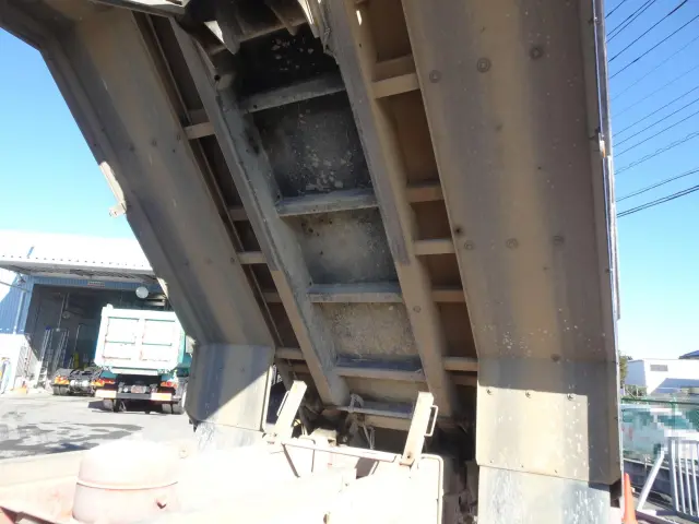 ＵＤ クオン ADG-CW2XL(6x4)の写真7