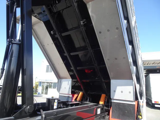 日野 プロフィア 2DG-FS1AJE(6x4)の写真7