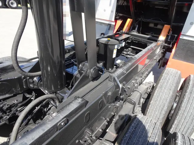 日野 プロフィア 2DG-FS1AJE(6x4)の写真8