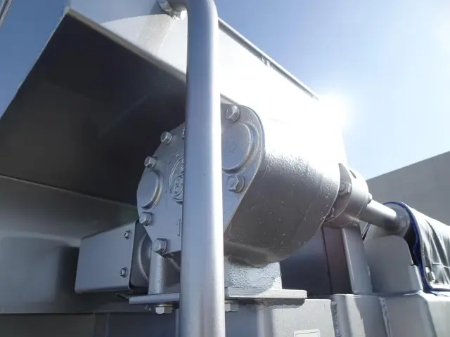 日野 プロフィア 2DG-FS1AJE(6x4)の写真12