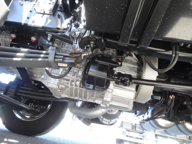 日野 プロフィア 2DG-FS1AJE(6x4)の写真17