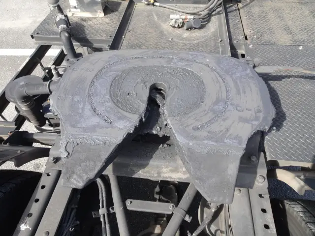 いすゞ ギガ LKG-EXD52AE(2WD)の写真8