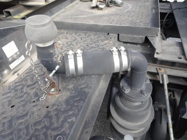 いすゞ ギガ LKG-EXD52AE(2WD)の写真12