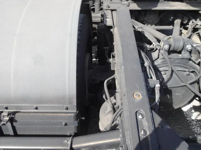 いすゞ ギガ LKG-EXD52AE(2WD)の写真13