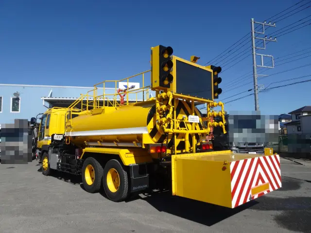 いすゞ ギガ PJ-CYZ51P6(6x4)の写真2