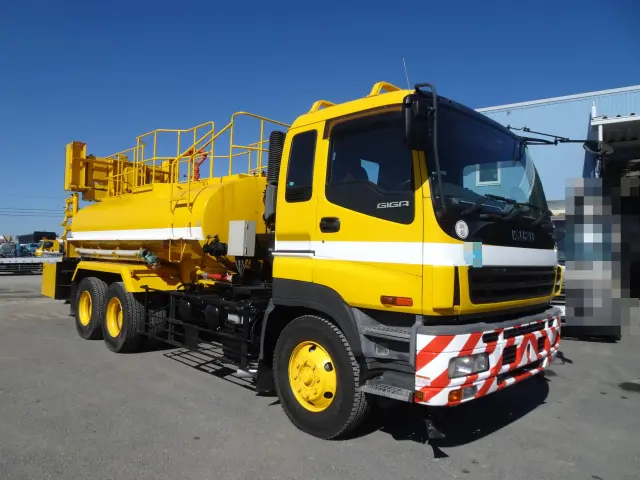 いすゞ ギガ PJ-CYZ51P6(6x4)の写真3