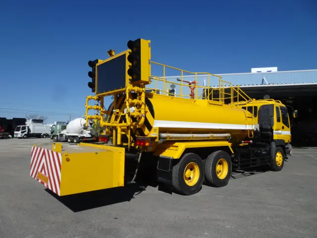 いすゞ ギガ PJ-CYZ51P6(6x4)の写真4