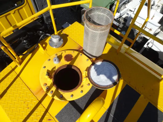 いすゞ ギガ PJ-CYZ51P6(6x4)の写真13