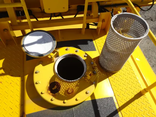 いすゞ ギガ PJ-CYZ51P6(6x4)の写真15