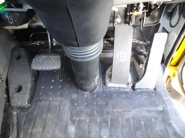 いすゞ ギガ PJ-CYZ51P6(6x4)の写真31