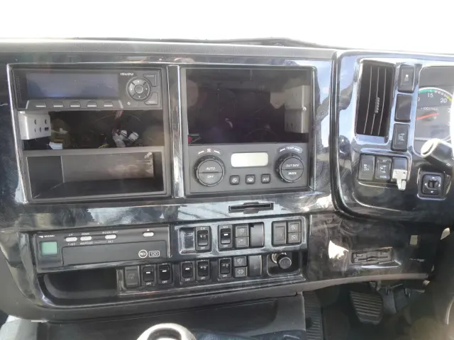 いすゞ ギガ QKG-EXD52BD(2WD)の写真21