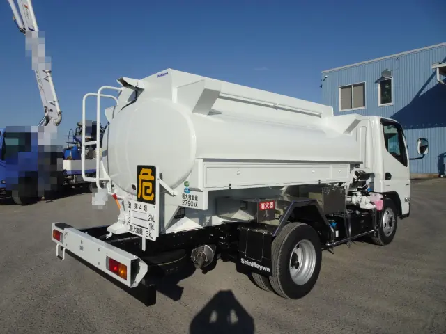 三菱 キャンター 2RG-FEAV0(2WD)の写真4