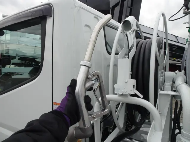 三菱 キャンター 2RG-FEAV0(2WD)の写真6