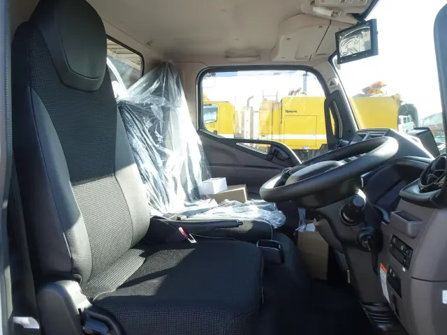 三菱 キャンター 2RG-FEAV0(2WD)の写真20