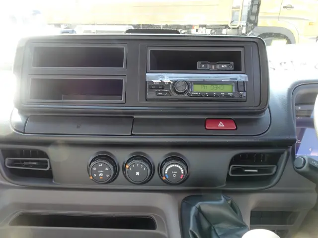 三菱 キャンター 2RG-FEAV0(2WD)の写真24
