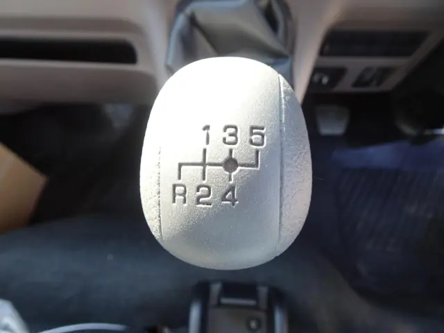 三菱 キャンター 2RG-FEAV0(2WD)の写真25