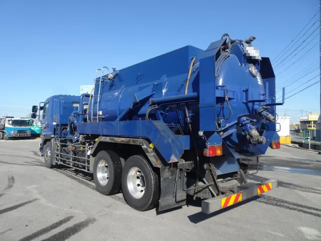 日野 プロフィア QPG-FR1APEA(6x2)の写真2