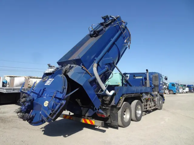 日野 プロフィア QPG-FR1APEA(6x2)の写真5