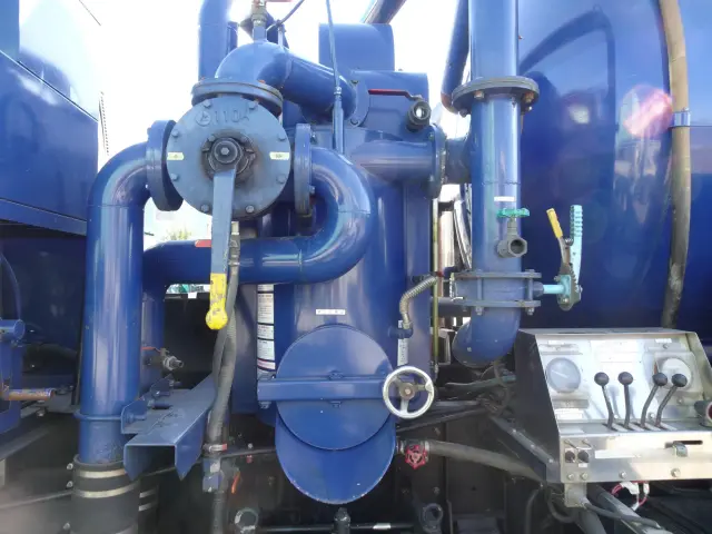 日野 プロフィア QPG-FR1APEA(6x2)の写真7