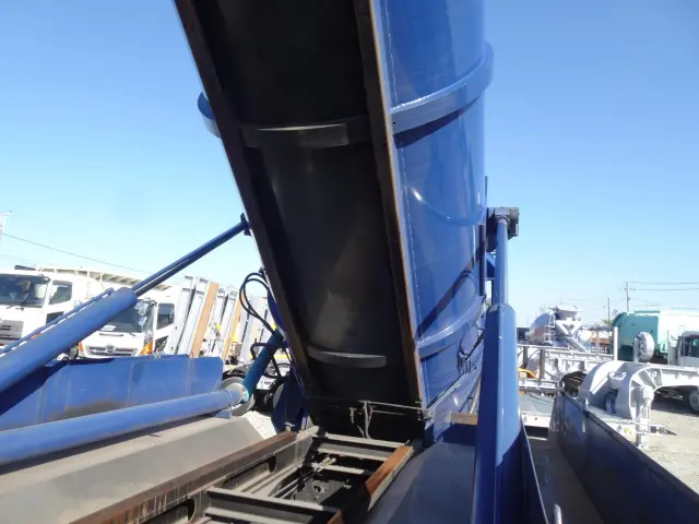 日野 プロフィア QPG-FR1APEA(6x2)の写真16