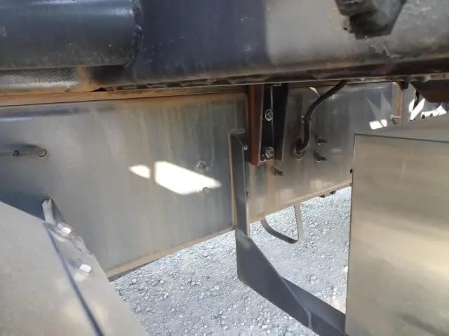 日野 プロフィア QPG-FR1APEA(6x2)の写真18