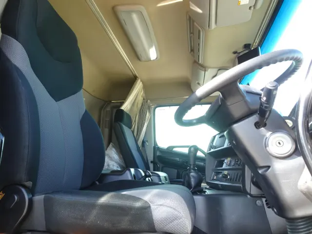 日野 プロフィア QPG-FR1APEA(6x2)の写真23